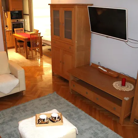 2 Bedrooms Central Apartment Warsaw