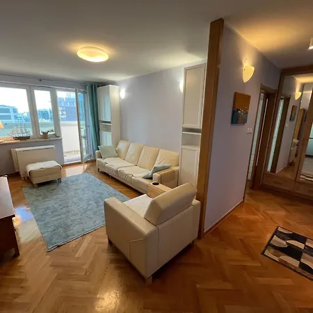 Apartment 2 Bedrooms Central *