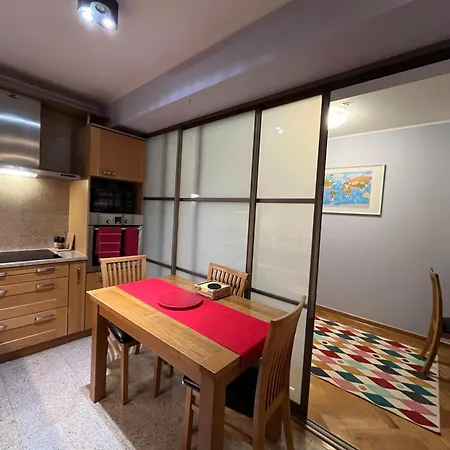 Apartment 2 Bedrooms Central