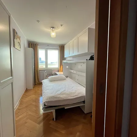 2 Bedrooms Central Apartment *